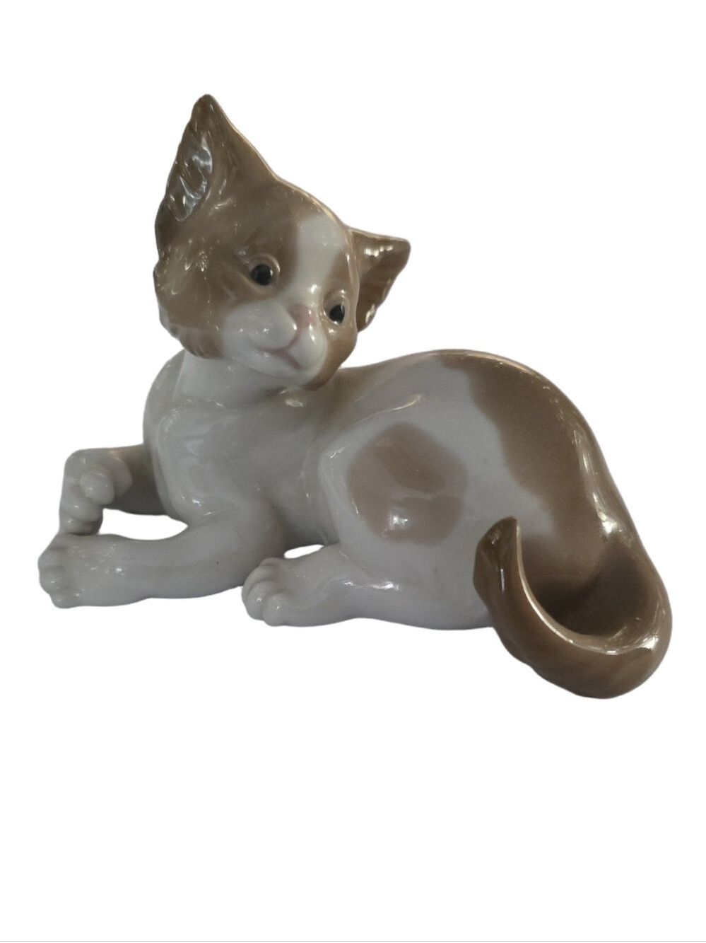 Vintage Retired Lladro "Suprised Cat" Porcelain Figurine Model #5114 Beige/White